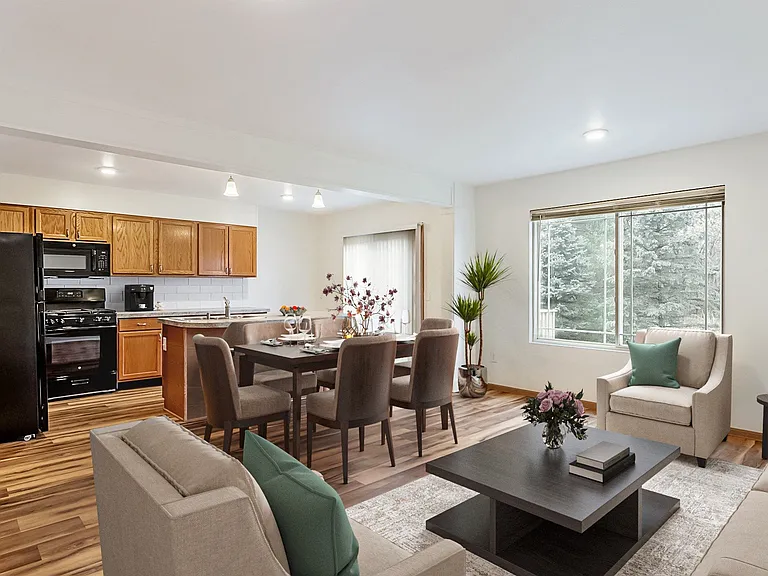 Pinefield Condominiums — Photo 1