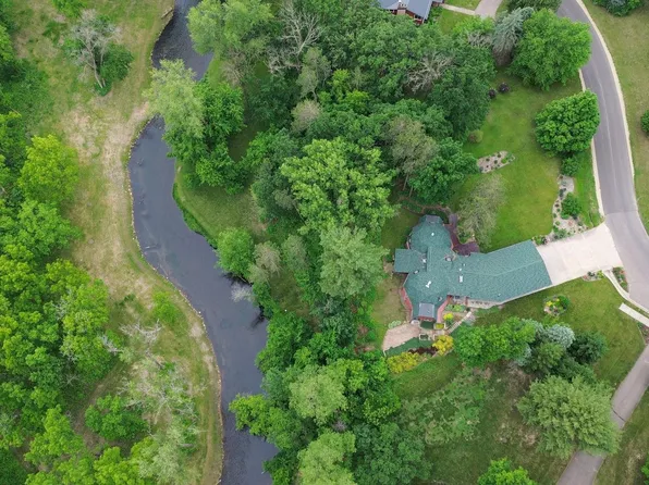 1322 Riverside Dr, River Falls, WI 54022
