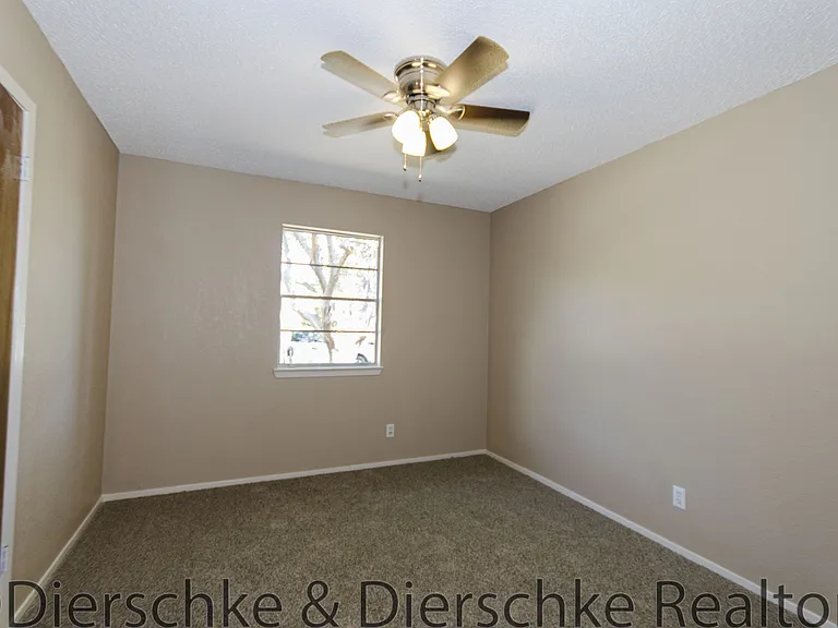 1655 Linda Lee Dr — Photo 10
