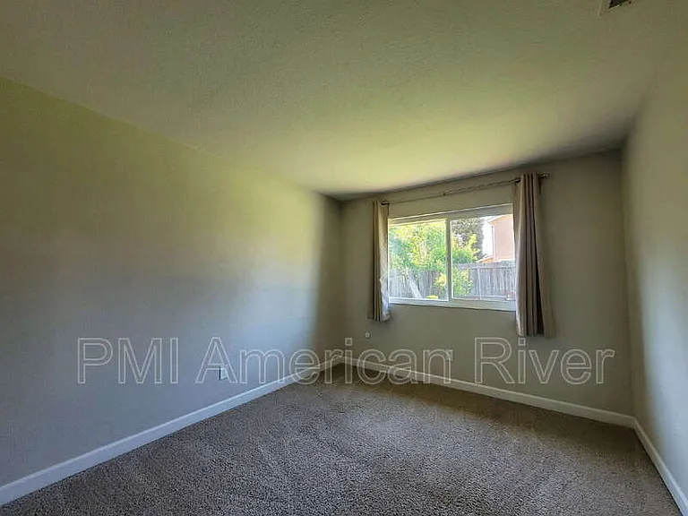 8924 Sutters Gold Dr — Photo 6