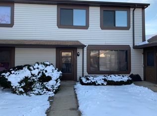 5636 Pebblebeach Dr, Hanover Park, IL 60133