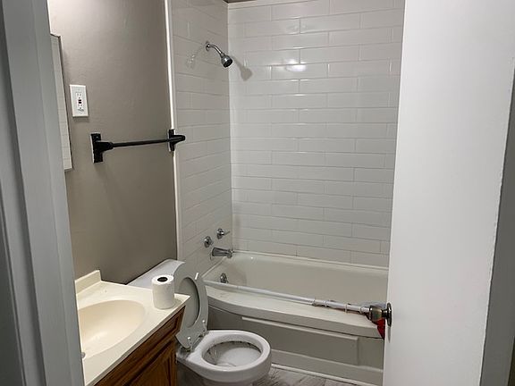 5th image of 46411 Jefferson Ave #11