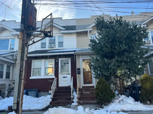9308 76th St, Jamaica, NY 11421