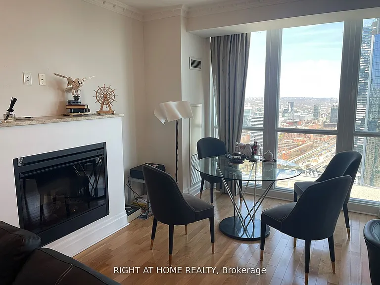 16 Harbour St #4904 — Photo 6