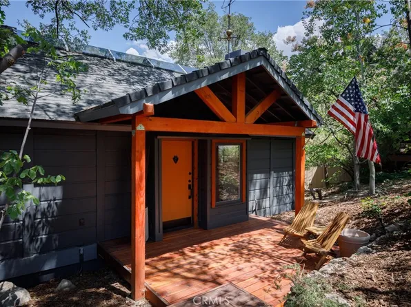 1384 Golden Rule Ln, Lake Arrowhead, CA 92352