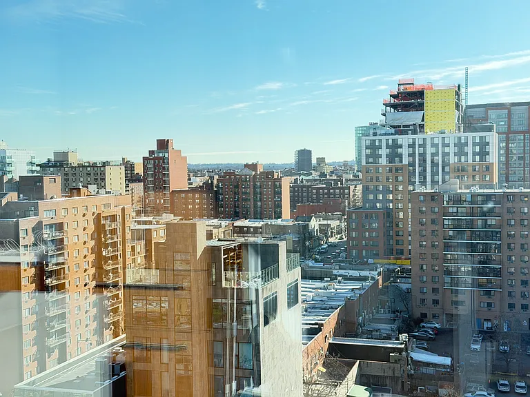 35-32 Leavitt St #Penthouse A — Photo 19