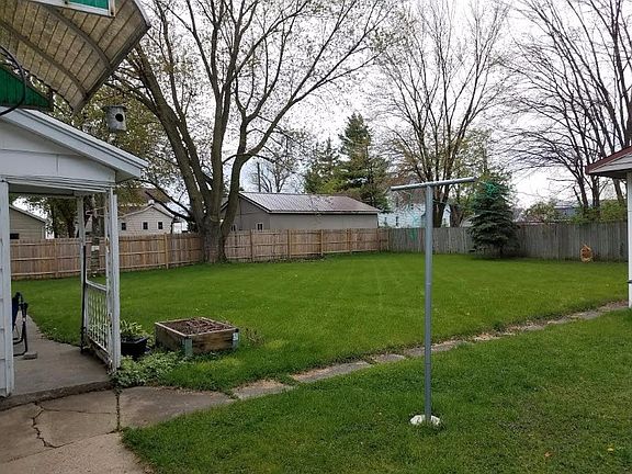 2nd image of 1906 S Warner St