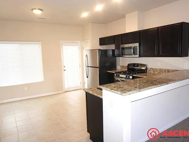 5511 Beacon Ridge Ct — Photo 4