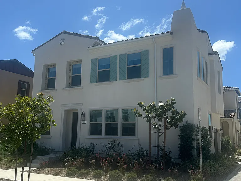 680 Edward Scholle Dr — Photo 1
