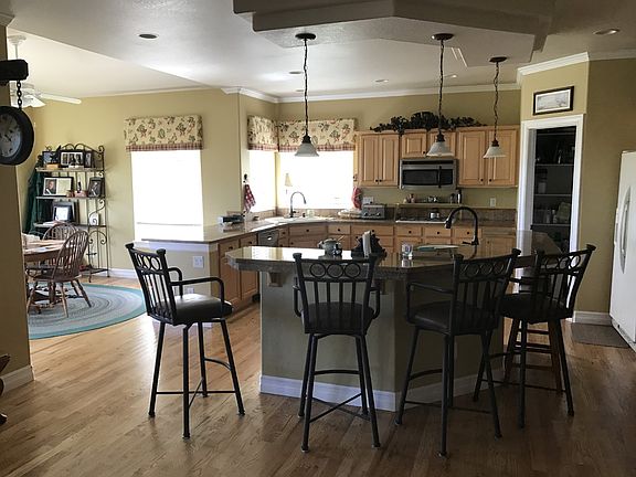 2nd image of 18620 Knollwood Blvd