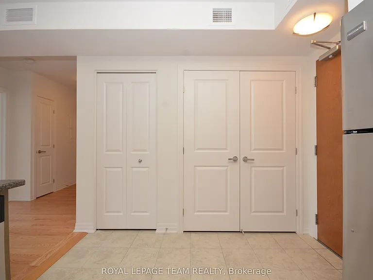 242 Rideau St #404 — Photo 7