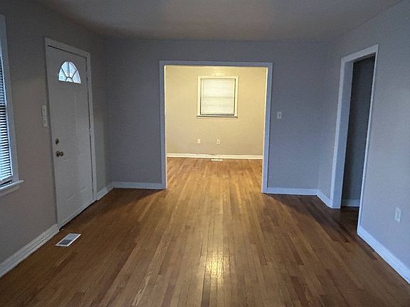 4th image of 2804 Hart Dr NW