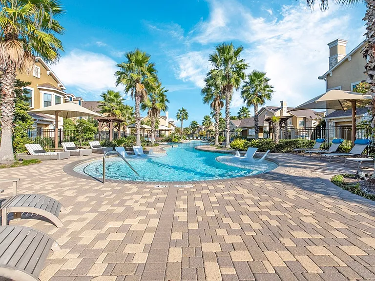 Avenues at Tuscan Lakes — Photo 34