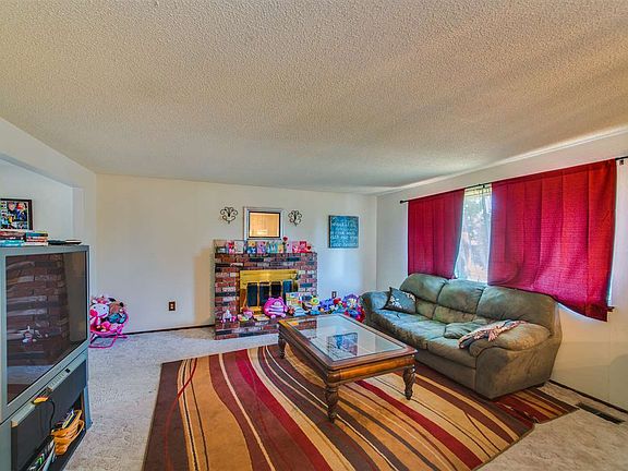2nd image of 1622 W Grace Ave