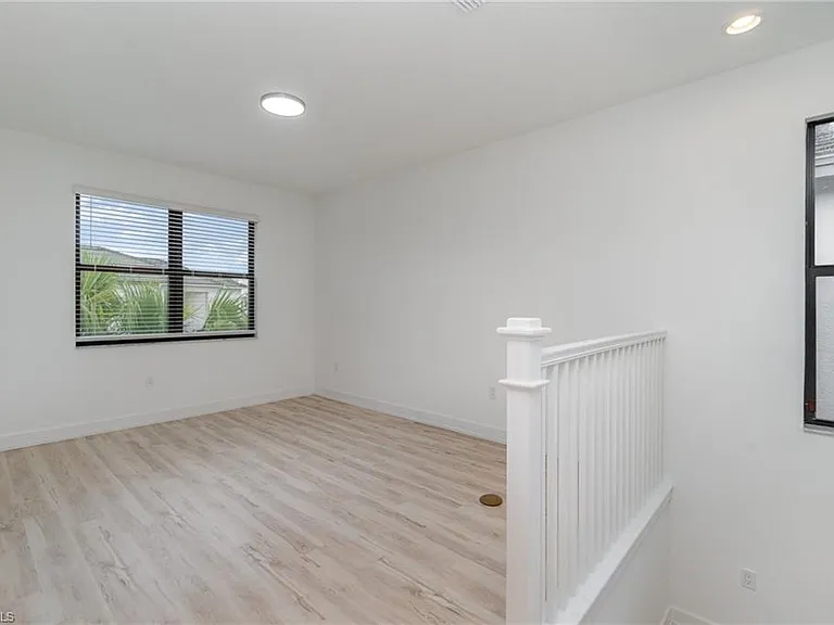 12750 Woodbury Dr — Photo 15