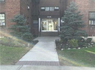 21106 75th Ave APT 4G, Bayside, NY 11364
