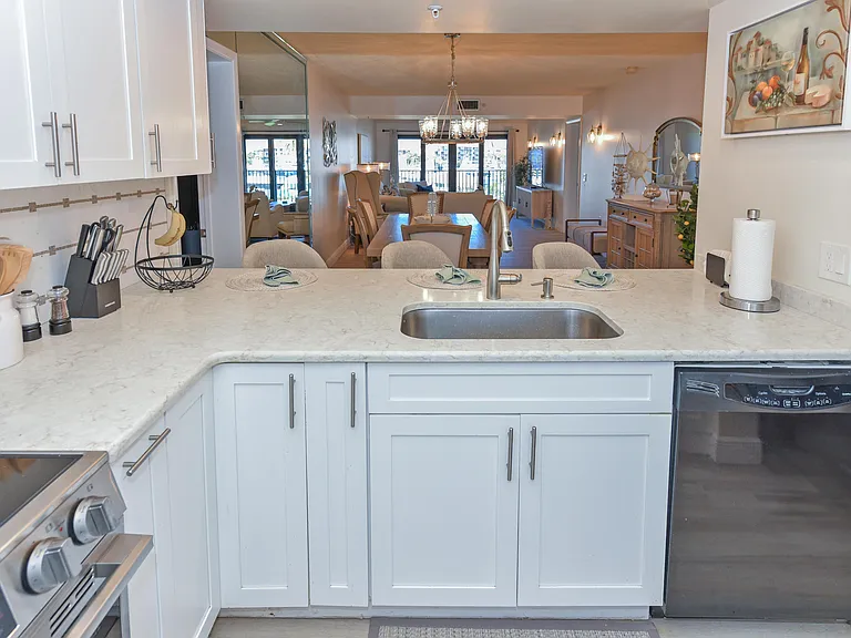 901 Seafarer Cir #302 — Photo 6