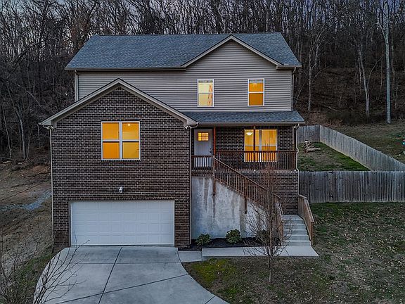 2nd image of 213 Indian Summer Ct