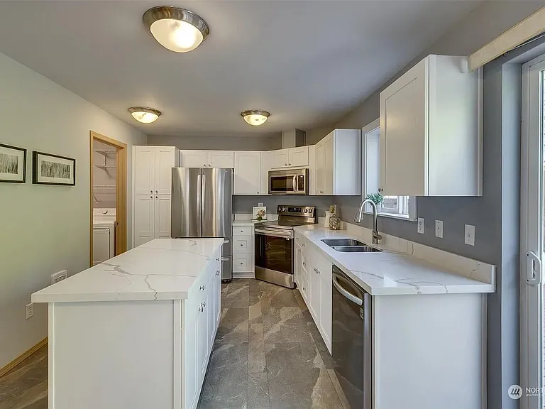 24110 SE 281st St — Photo 9