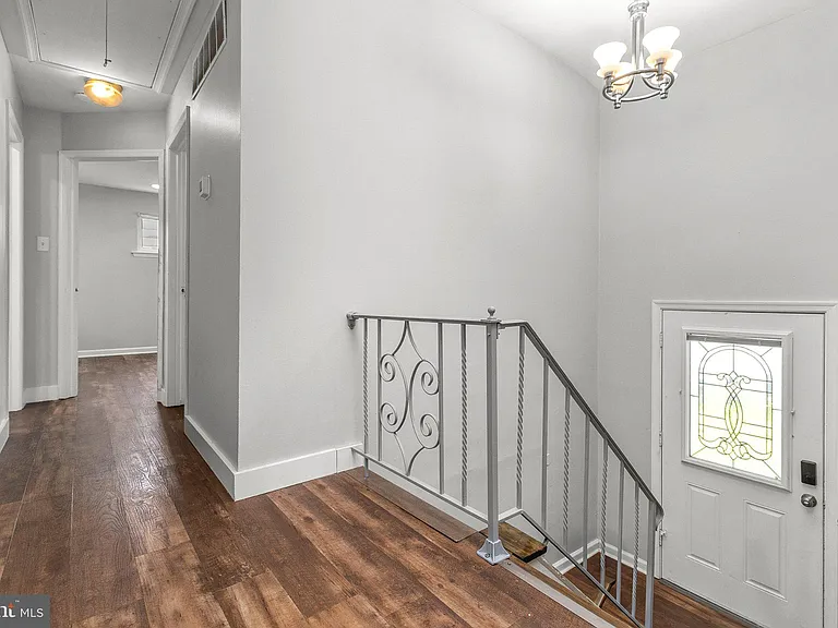 309 California Trl — Photo 20