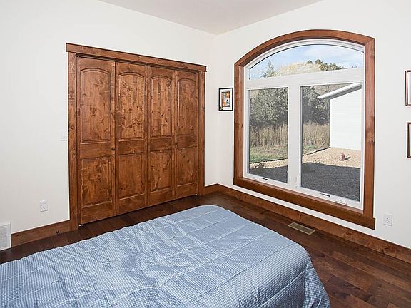 5th image of 4541 Juniper Cir