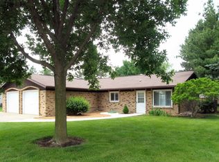 973 E Idlewood St, Morton, IL