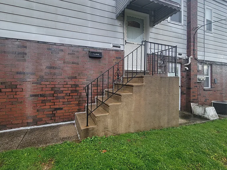 10076 Jeanes St #2 — Photo 2