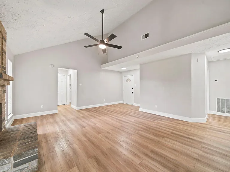 22039 Rivermead Dr — Photo 7