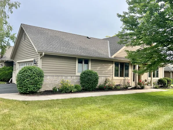 N24W24036 Stillwater LANE #B, Pewaukee, WI 53072