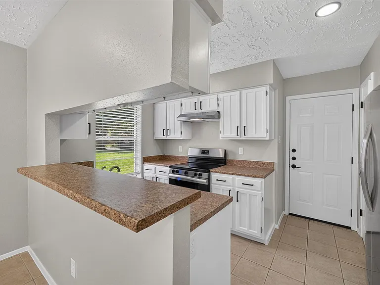 20014 Bishops Gate Ln — Photo 14