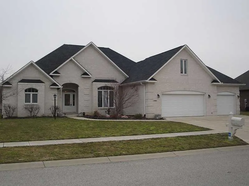 7258 Rooses Dr photo 1