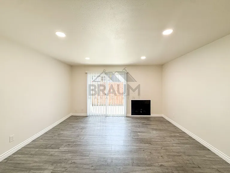 14257 Friar St — Photo 14