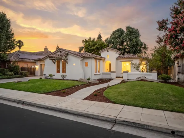 157 W Goshen Ave, Clovis, CA 93611