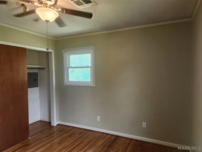 1203 Oates Rd — Photo 34