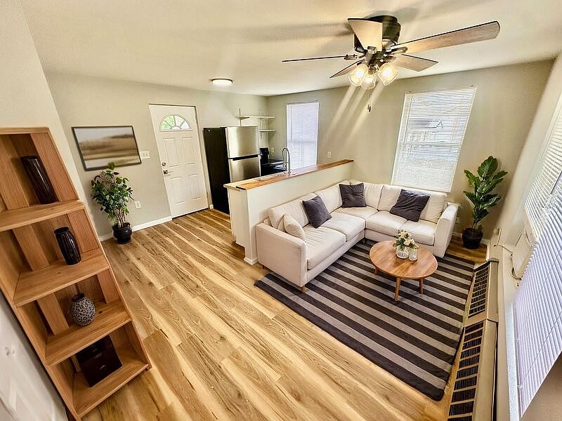 1st image of 208 S 9th St #5