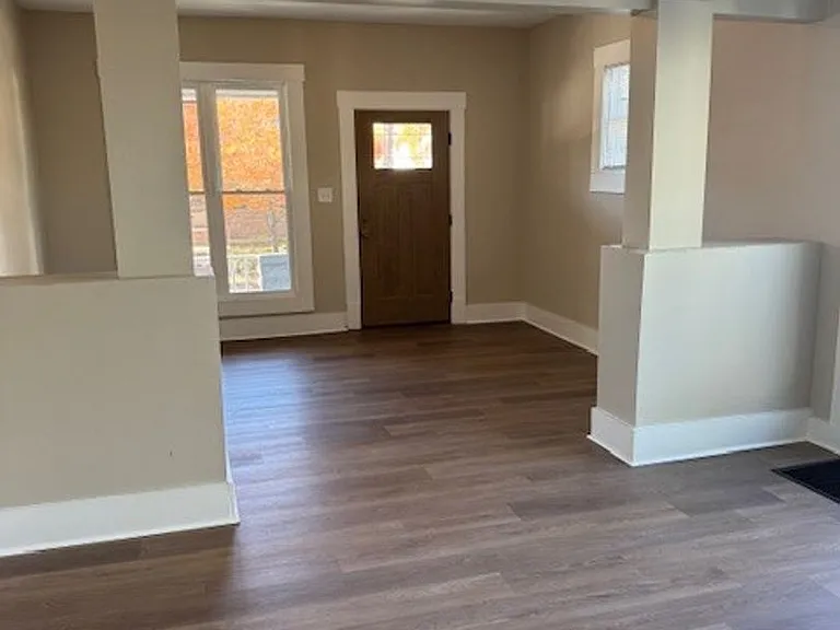 1247 Wright St — Photo 2