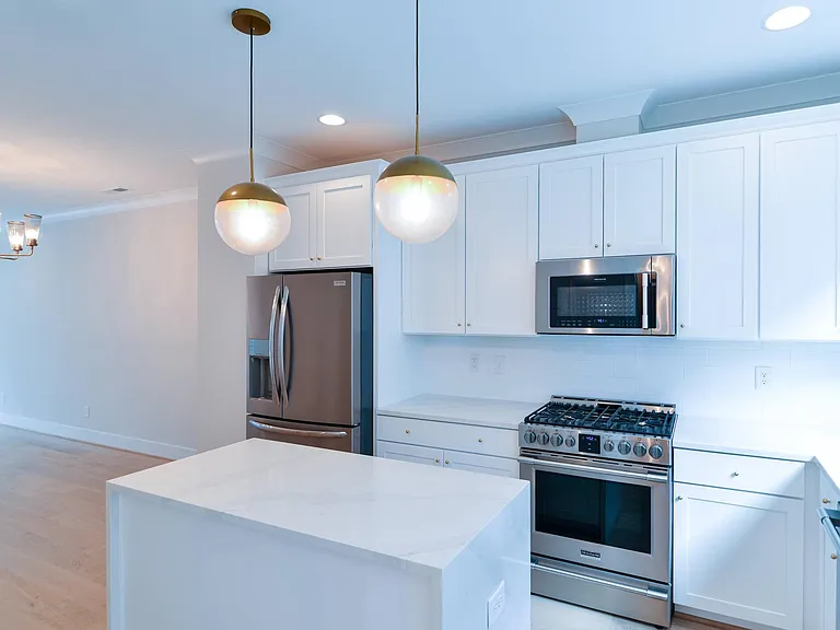 5 Seawell Ave #105 — Photo 2