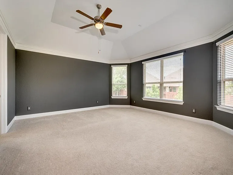 220 Oxbow Cv — Photo 20