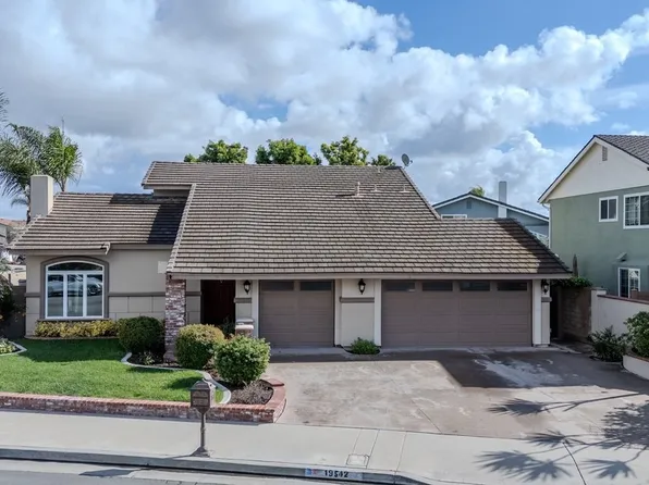 19542 Drybrook Ln, Huntington Beach, CA 92646