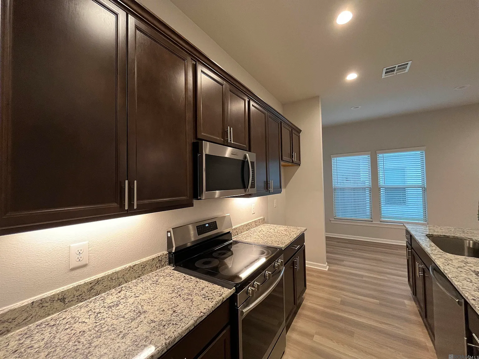 4 bed, 1458 sqft, $2,000 — Photo 3