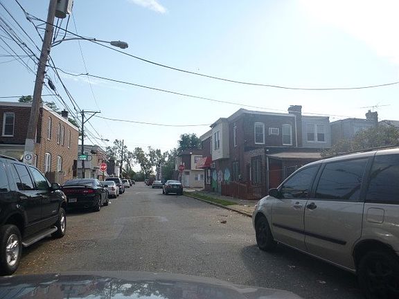 Exterior Neighborhood (street photo)
