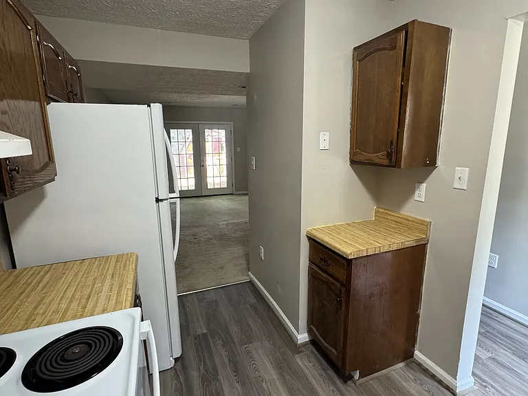 1149 Old Denbigh Blvd — Photo 3