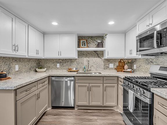 5th image of 1810 N Red Cedar Cir