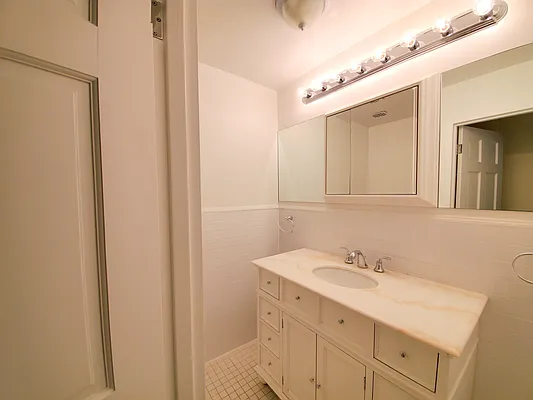 Rented by Julien Aractingi, LREB | media 13