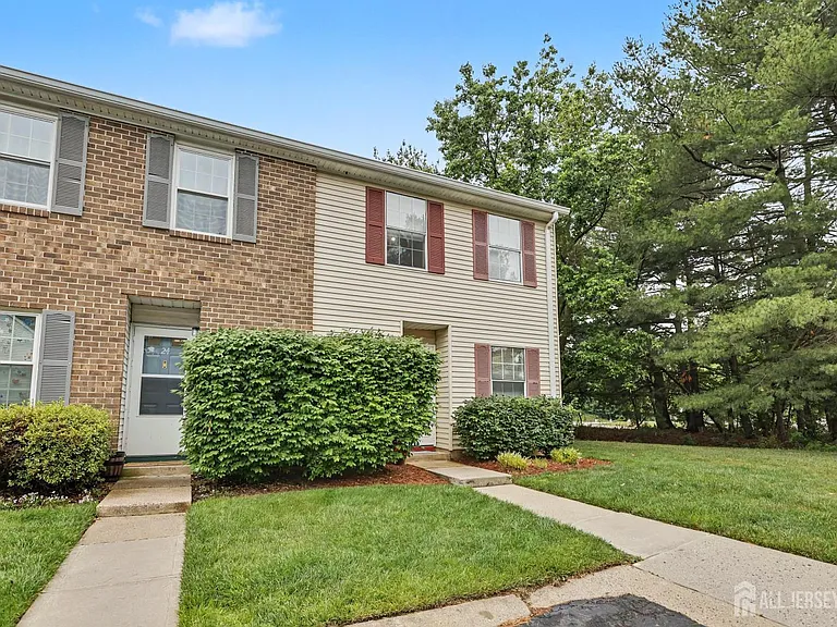 23 Morgan Pl — Photo 2