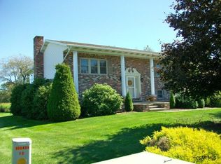 326 Kim Ln, Windber, PA 15963