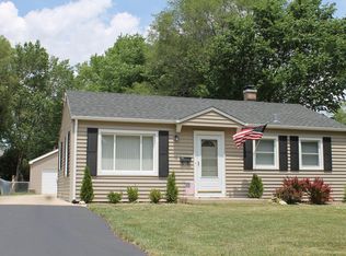 496 Everett Ave, Crystal Lake, IL 60014