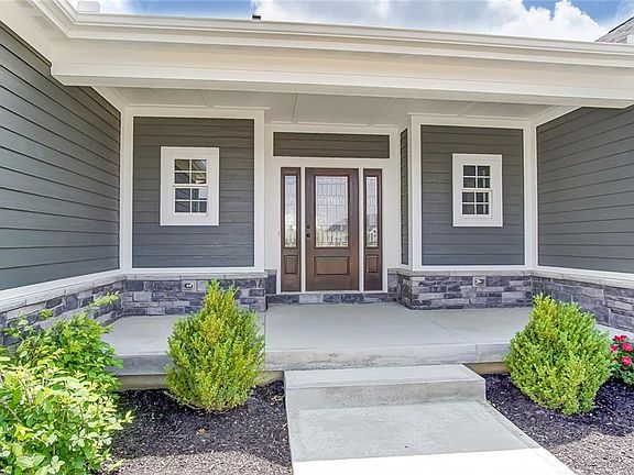 3rd image of 1070 Rosenthal Dr