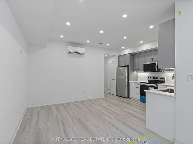 587 Oakwood Ave #1 — Photo 3