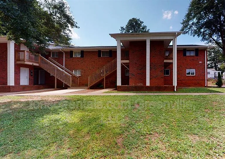88 W Park Dr #H — Photo 1